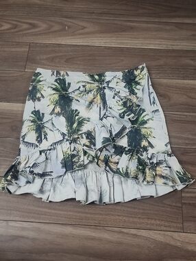 2/$10🔥 Mini Skirt Palm Trees Print Ruffle Hem